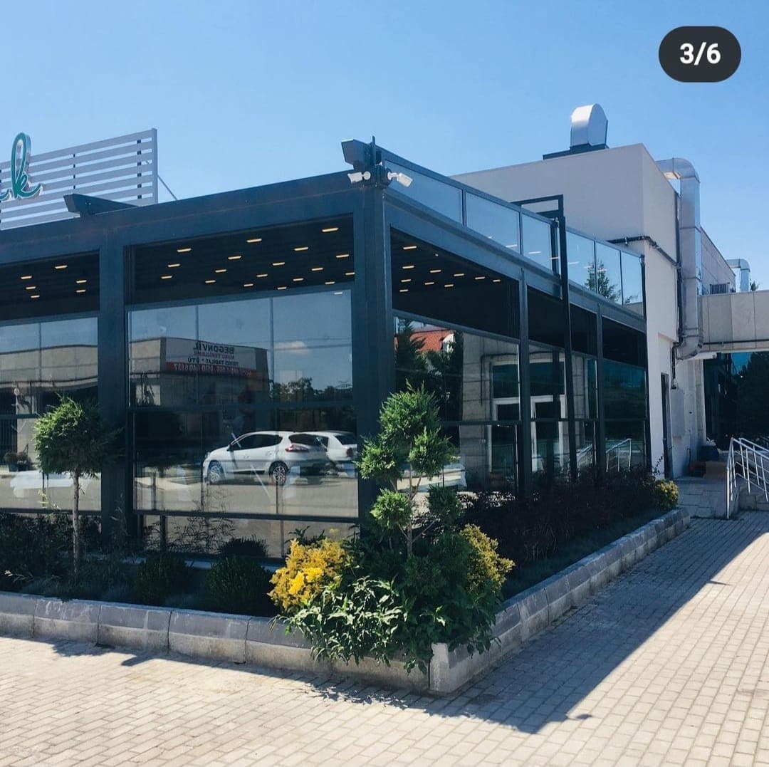 Deniz manzarasına açılan bioklimatik teras